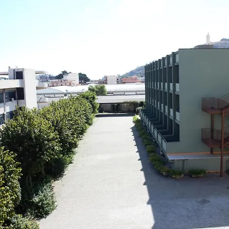 Bed & Breakfast Casa Per Ferie Mons Antonino Celona *